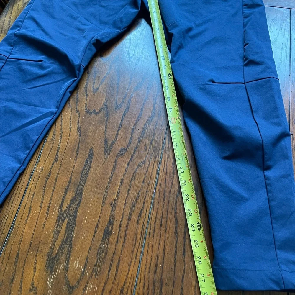 Nike Tech Essentials Unlined Commuter Pants
